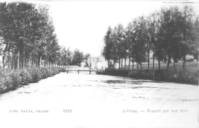 1000082 Gezicht op de fortgracht van het Fort van Jutphaas, vanuit het zuiden.